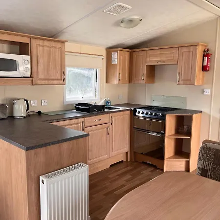 Contemporary Caravan At Newquay Parque de vacaciones New Quay
