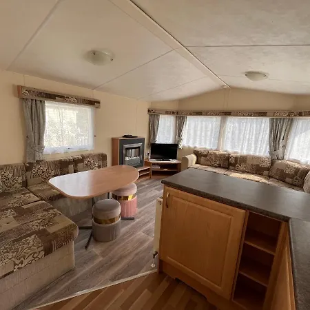 Contemporary Caravan At Newquay *