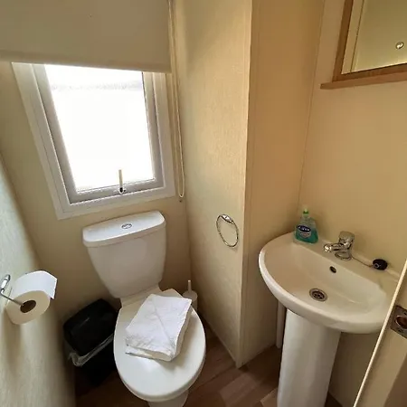 Contemporary Caravan At Newquay Parque de vacaciones New Quay