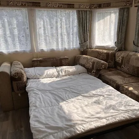 Contemporary Caravan At Newquay Parque de vacaciones New Quay