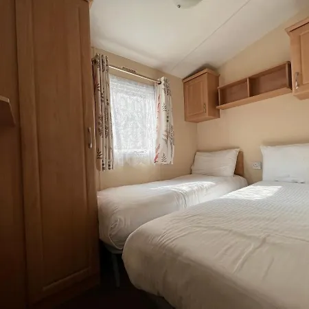 Contemporary Caravan At Newquay